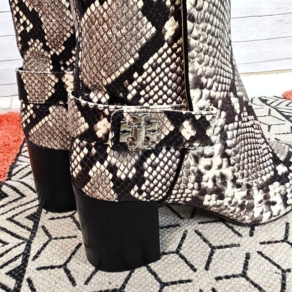 TORY BURCH "KIRA" SNAKESKIN PRINT LEATHER BOOTIES, SZ 10 - Picture 6 of 14